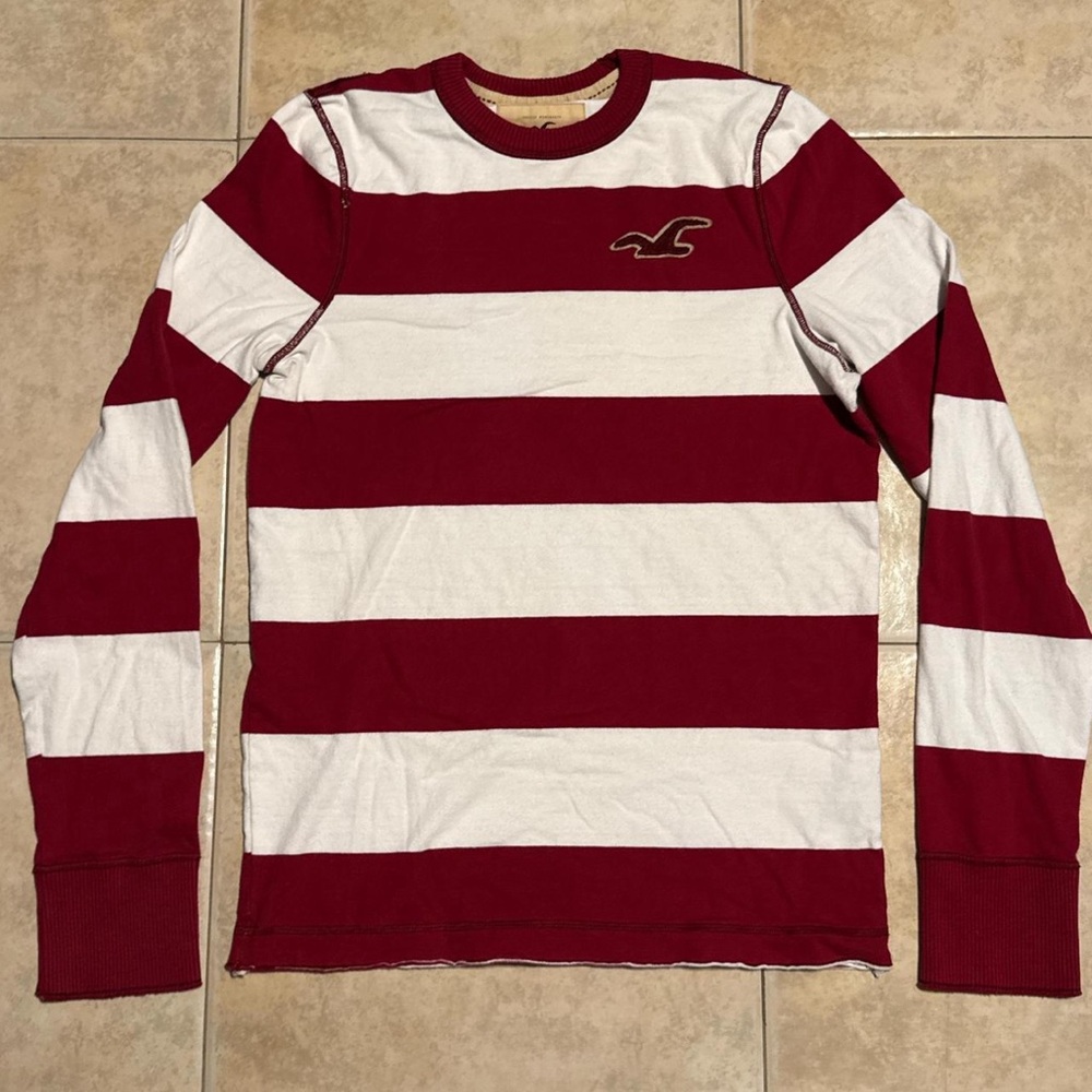 Hollister Burgundy and White Crewneck Top